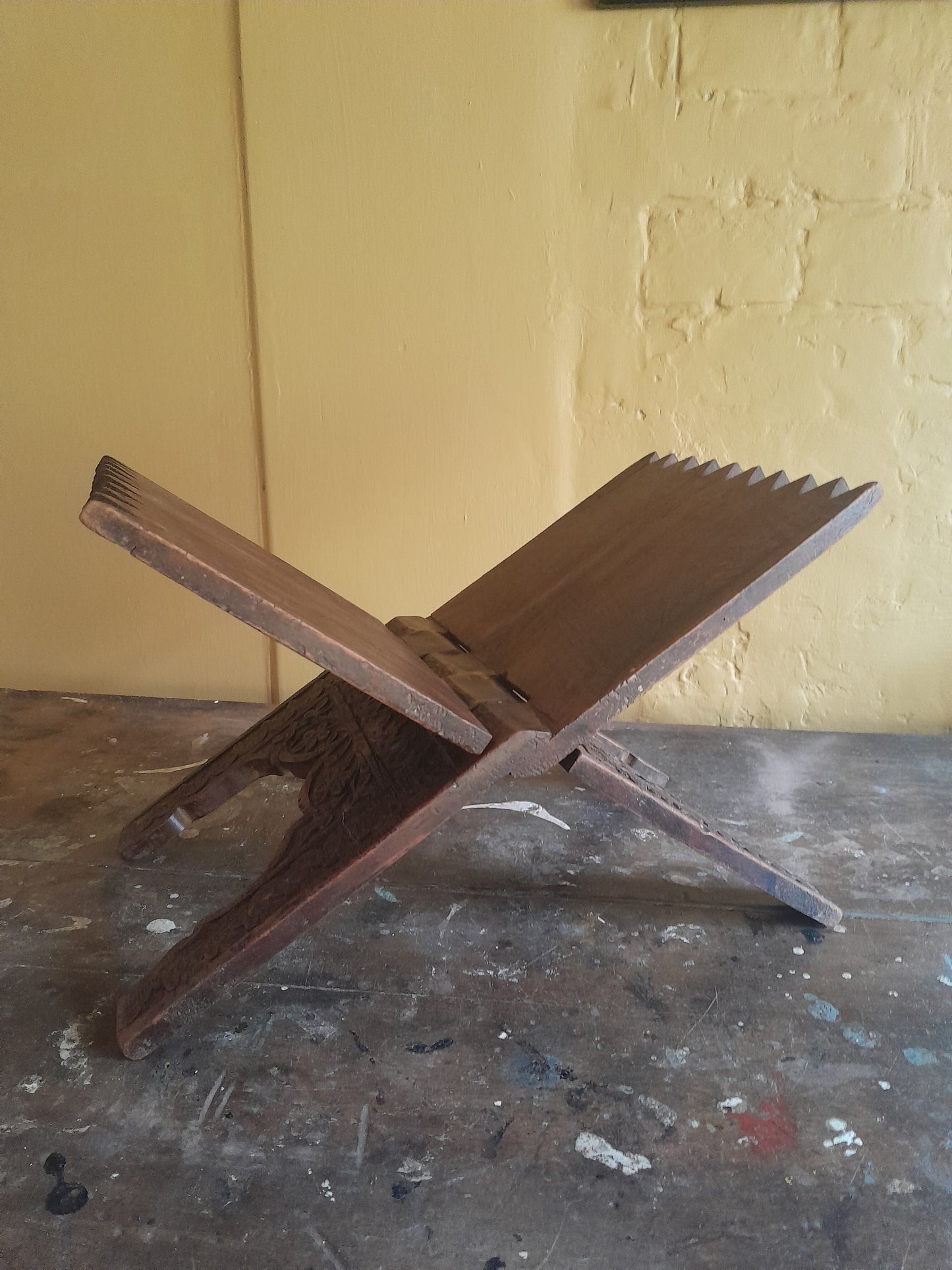 USEd 105 Early 20thc carved Kashmiri bookstand