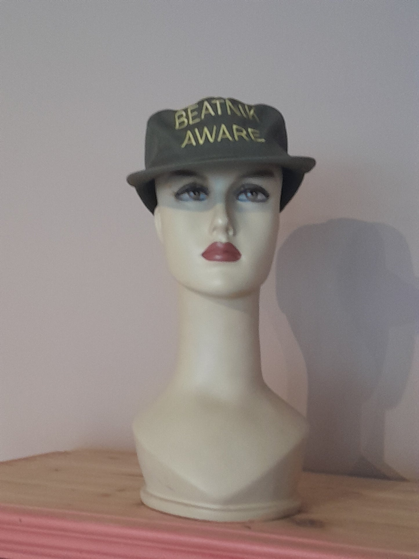 USEd 164 Vintage 1940s shop girl mannequin head