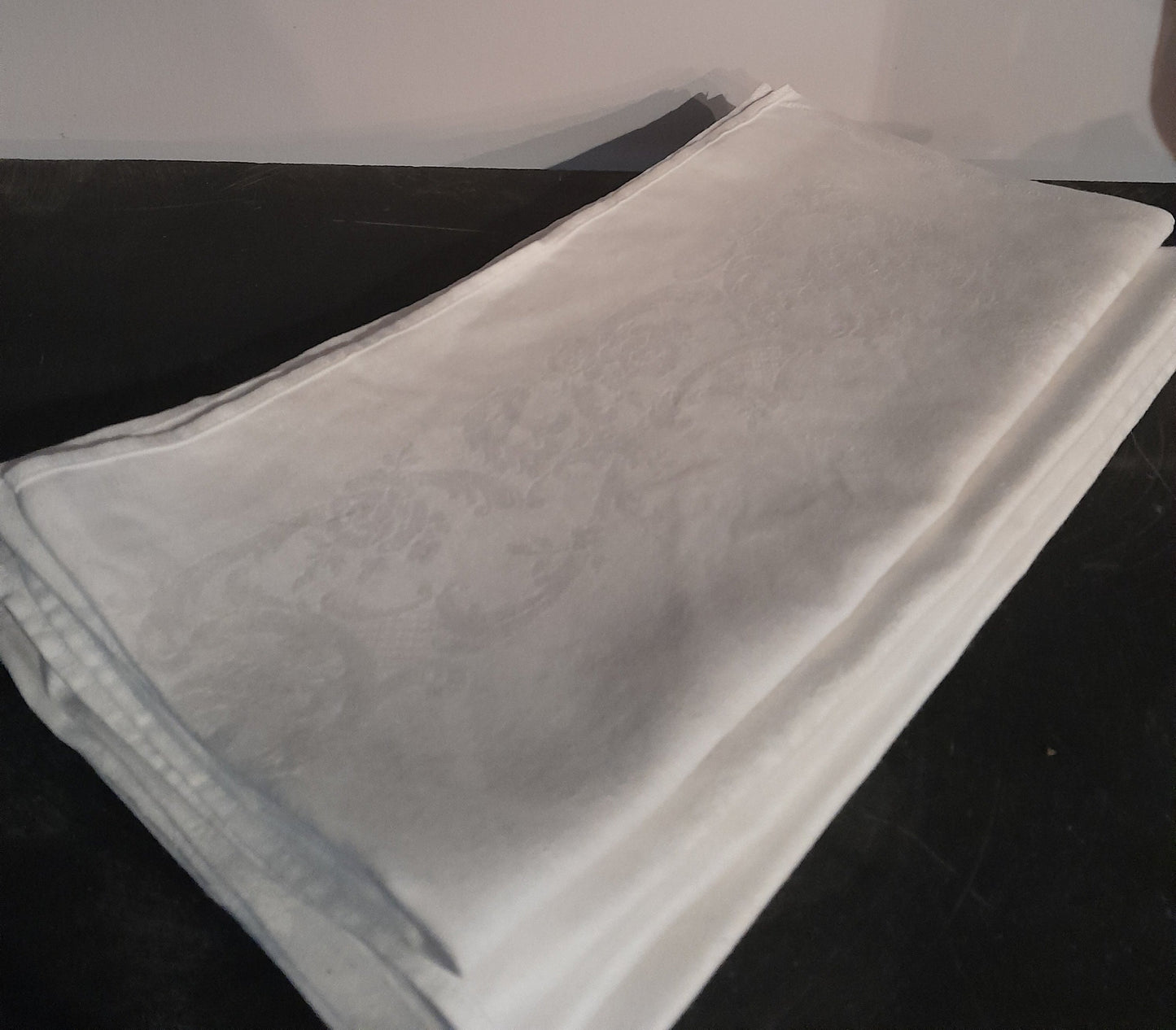 USEd 206 Vintage Set of 4 Damask Napkins